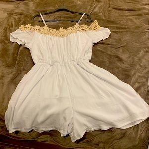 Venus White Cold Shoulder Romper with lace accent Size Large